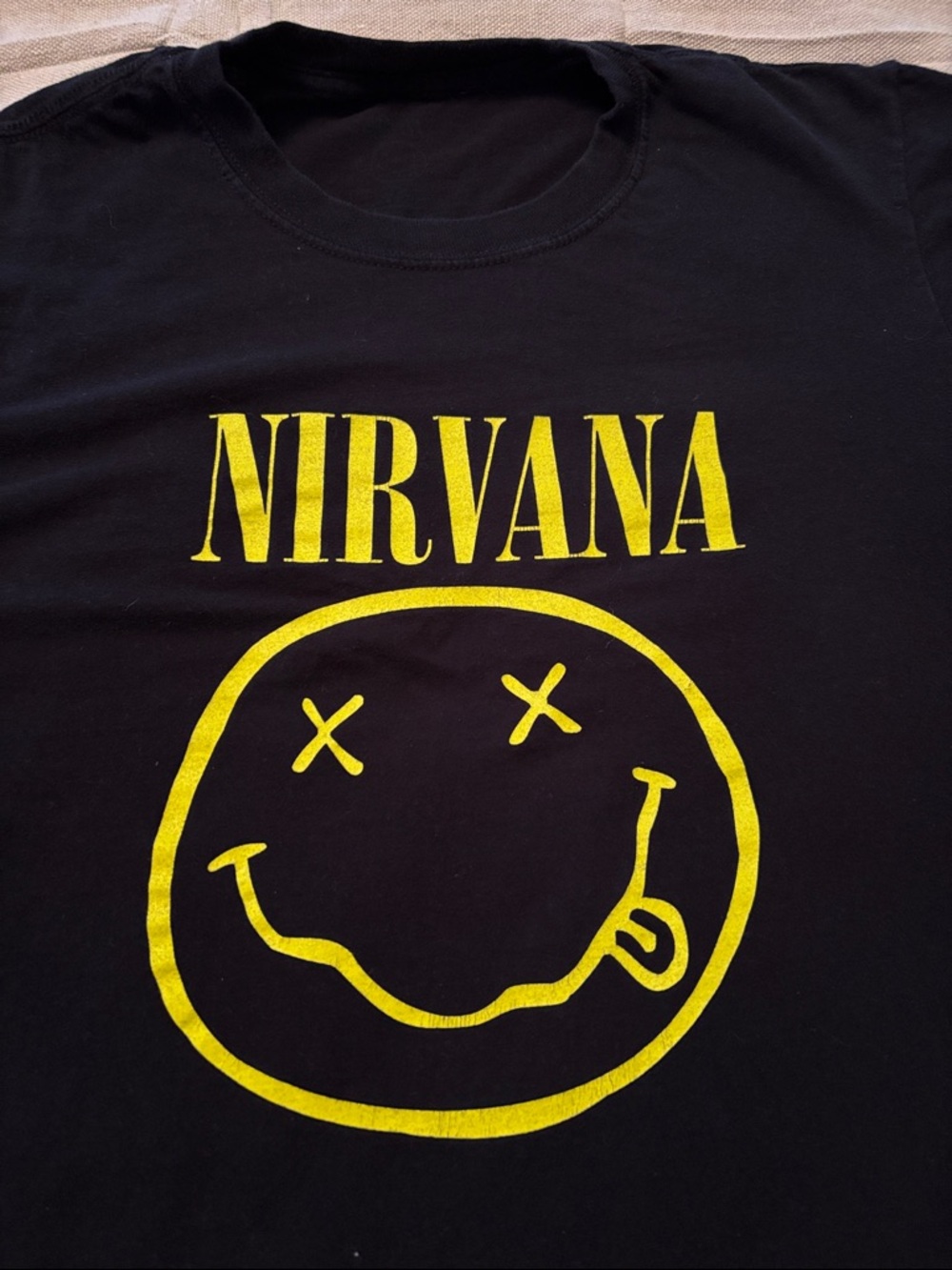 Nirvana  Black Tee with Yellow Logo S - Picture 2 of 5